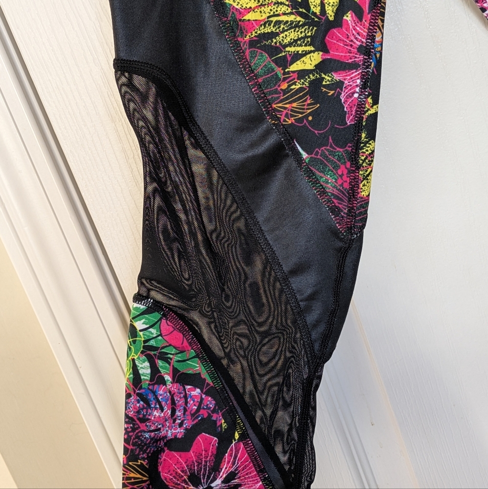 Zumba Wear XS Mixed Media Crop Leggings